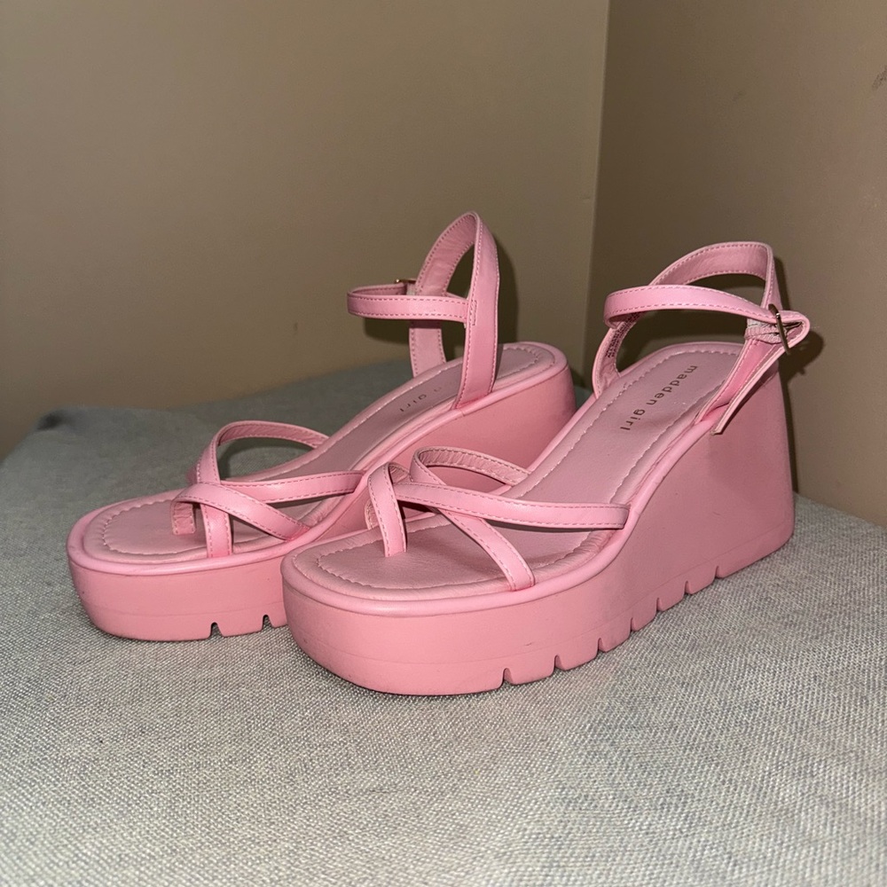 Steve Madden Pink Platform Sandals Size 7.5